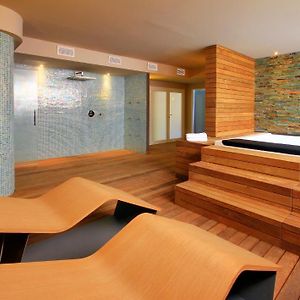 Lagaya Apartaments & Spa